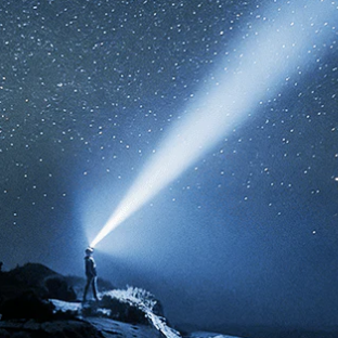 Linterna con zoom superbrillante impermeable